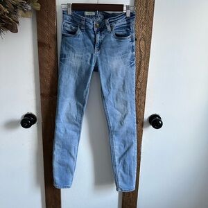 Kut From the Koth Toothpick Skinny Jeans Women’s size 2 
Euc